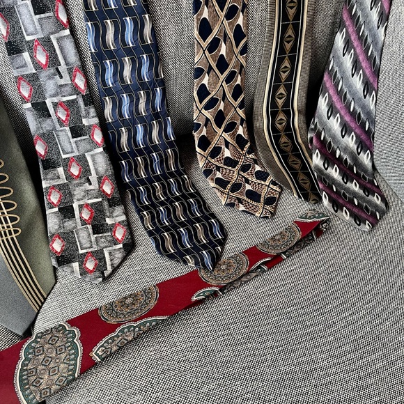 Assorted ties - Picture 4 of 6